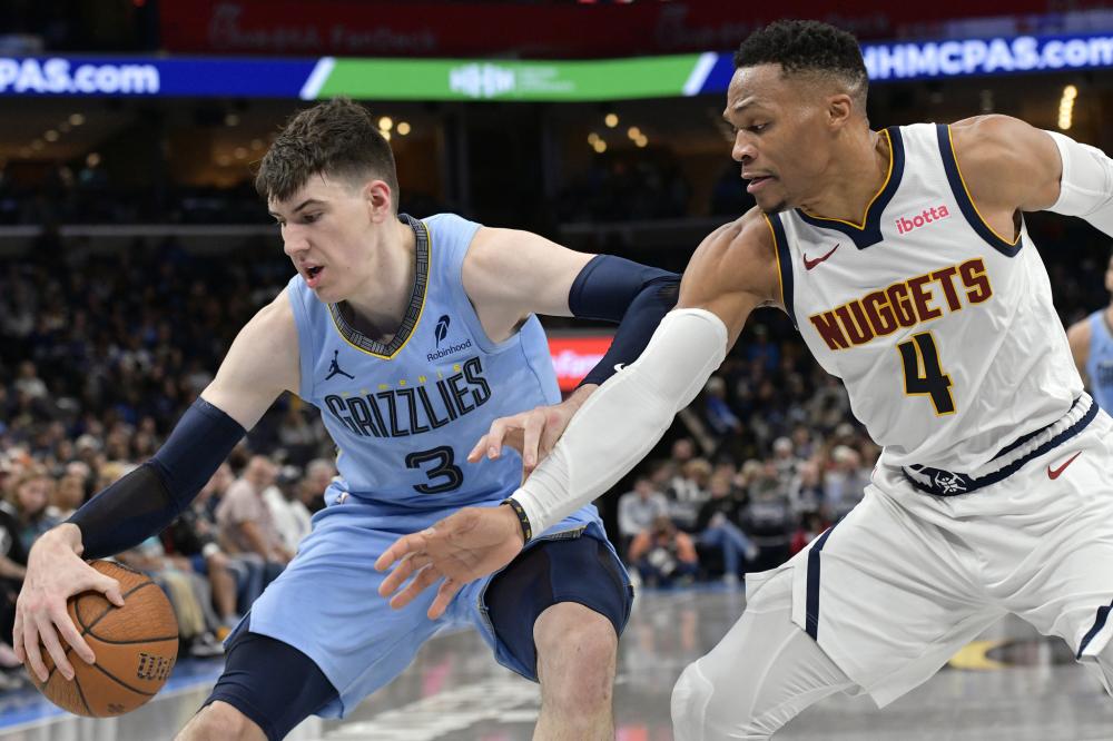 他在面对防 他在面对防